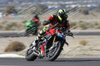 media/Jan-15-2026-Racers Edge (Thu) [[dfebeb70ab]]/3-B Group/Session 2 (Turn 11)/